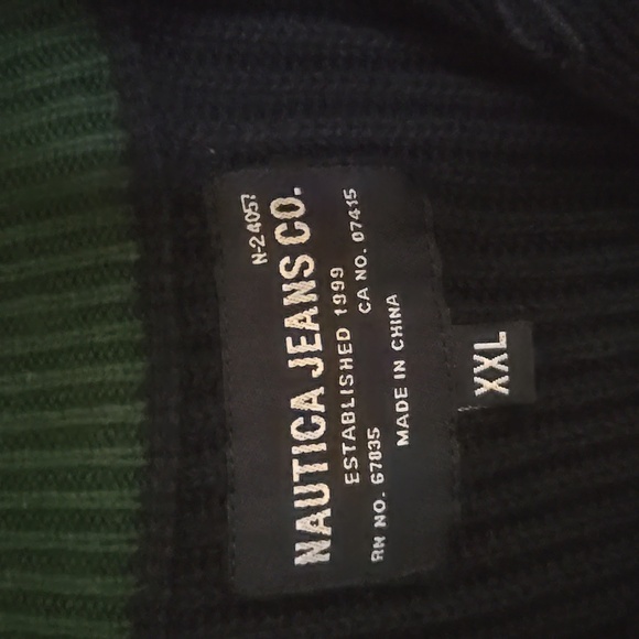 Vintage Men's Nautica sweater - Picture 4 of 7